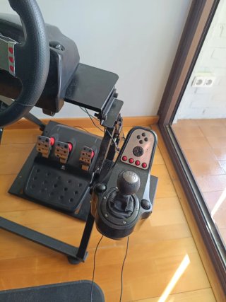 Set Logitech G27 con soporte