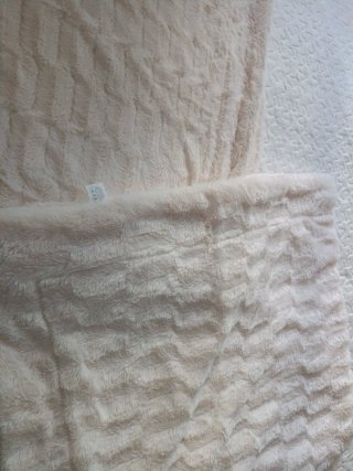 2 Mantas de sofá pelo y lanilla beige