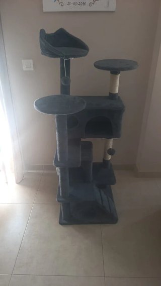 Centro de juegos y rascador para gatos