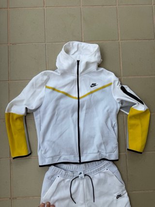 Conjunto Deportivo Nike Blanco y Amarillo