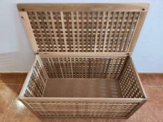Arcón de madera para almacenamiento.
