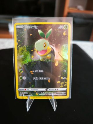 Carta Pokémon Turtwig. Colección Cenit Supremo.