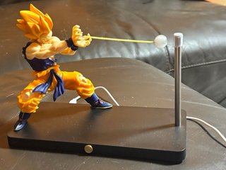 2 Figuras Son Goku Lámpara Kamehameha