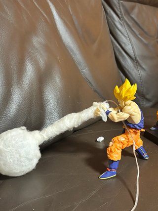 2 Figuras Son Goku Lámpara Kamehameha