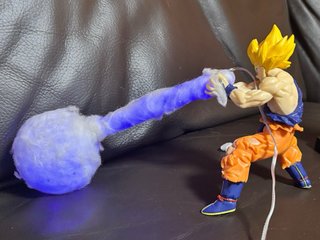 2 Figuras Son Goku Lámpara Kamehameha