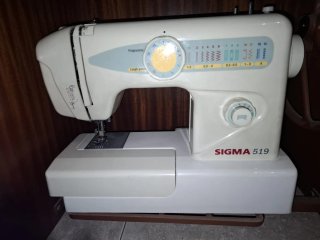 Máquina de coser Sigma 519 con mueble
