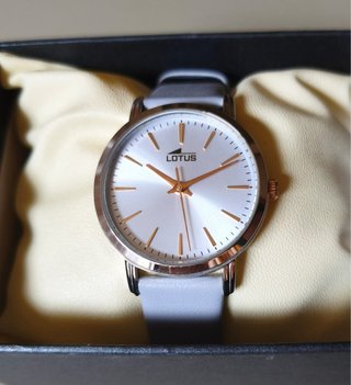 Reloj Lotus