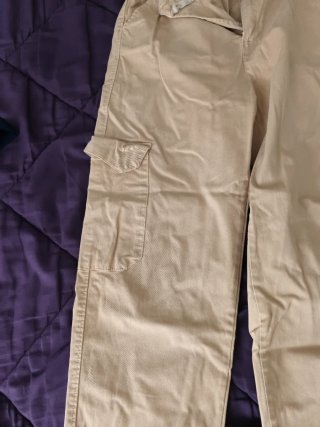 Pantalón cargo beige mujer