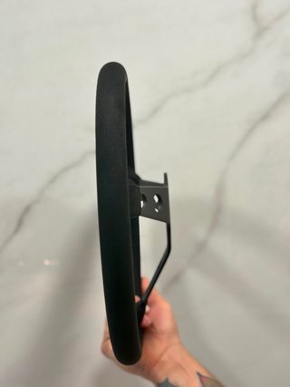 Volante deportivo semidesplazado negro