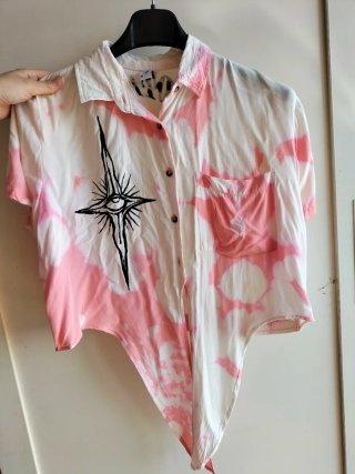 Camicia tie-dye con stampa custom made