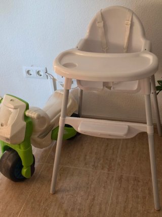 TRONA Comer bebé + Regalo Moto de juguete