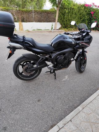 Yamaha FZ6 Negra