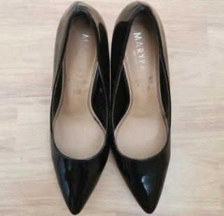 Zapatos de tacón negros
