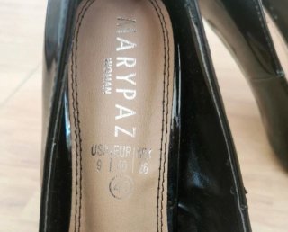 Zapatos de tacón negros
