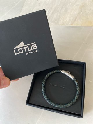 Pulsera Lotus trenzada cierre magnético