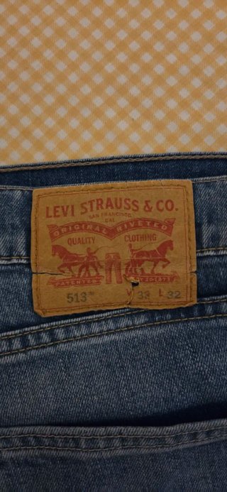 Vaqueros Levi's 513 W33 L32