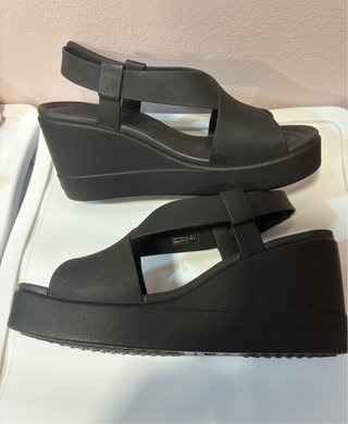 Sandalias Cuña Mujer Crocs Negras