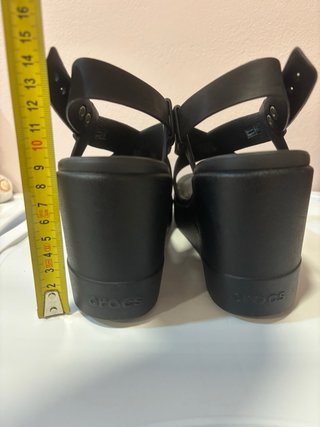 Sandalias Cuña Mujer Crocs Negras