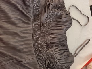 Vestido de fiesta gris plateado