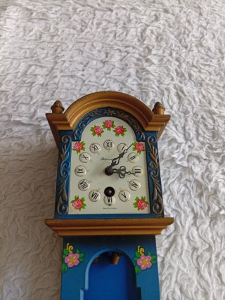 Reloj de pie decorativo pequeño