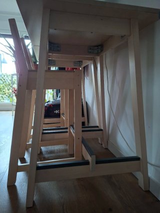 2 Sillas y Mesas Altas IKEA .No envio