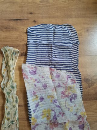 Lote 5 pañuelos estampados