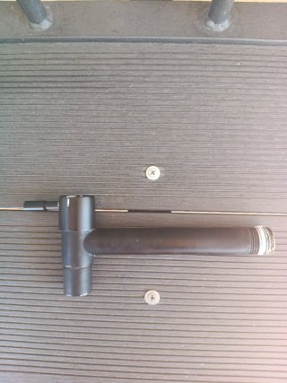 Grifo de pared negro mate