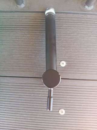 Grifo de pared negro mate