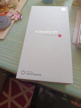 Xiaomi 17T Caja con HyperOS