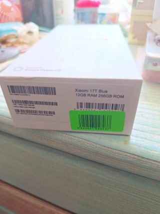 Xiaomi 17T Caja con HyperOS