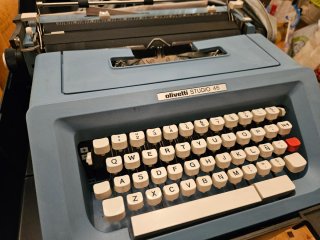 Máquina de escribir Olivetti Studio 46
