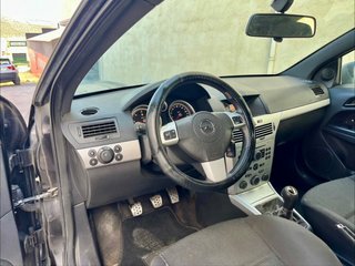 Opel Astra GTC 1.9 CDTI 150cv klm 322000 mil