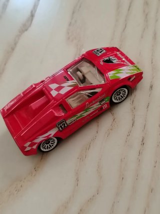 Hot Wheels Lamborghini Countach Rossa