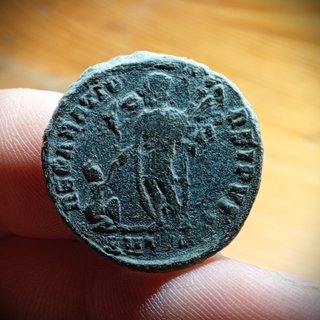 Moneda romana – Graciano - REPARATIO REIPVB