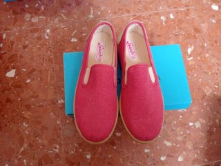 Zapatillas lona rojas nuevas