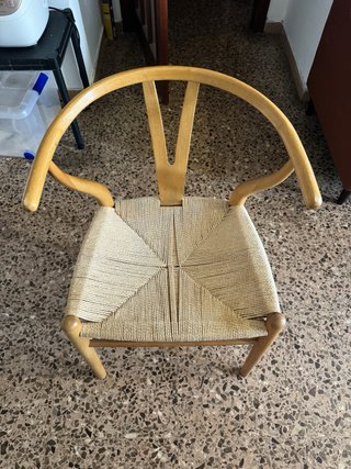 Silla estilo Wishbone madera y yute