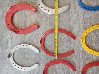 Ferri di cavallo colorati