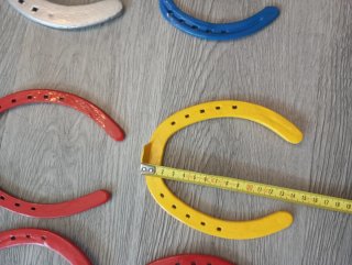 Ferri di cavallo colorati