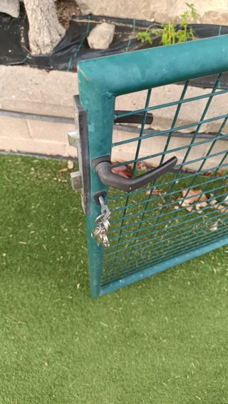 Valla metálica para piscina con puerta (18 metros)