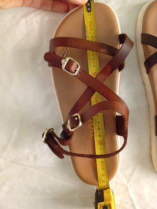 Sandalias barefoot transición de piel Lola Canales
