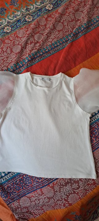 Camiseta Zara mangas tul