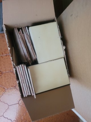 Azulejos antiguos de regalo tengo mas de 200 ..