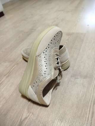 Zapatos Beige y Dorado Talla 37