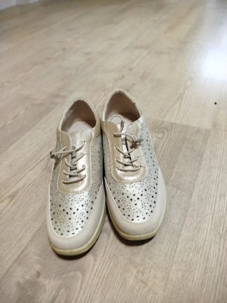 Zapatos Beige y Dorado Talla 37
