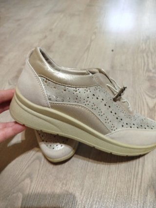 Zapatos Beige y Dorado Talla 37