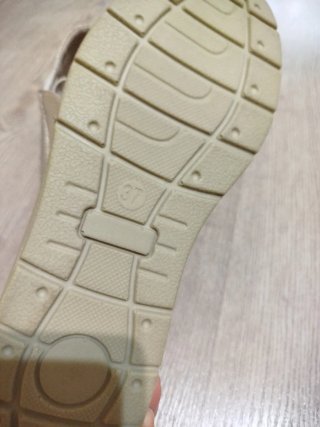 Zapatos Beige y Dorado Talla 37