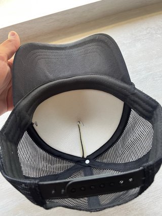 Gorra Corteiz Negra con Logo Ovalado Blanco