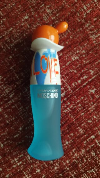 Moschino Cheap and Chic e I Love Love Eau de Toile