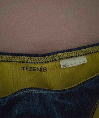 Costume da bagno bikini blu e giallo