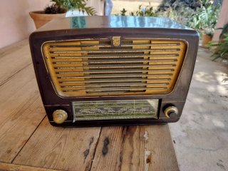 Radio Philips Antigua Marrón y Dorada